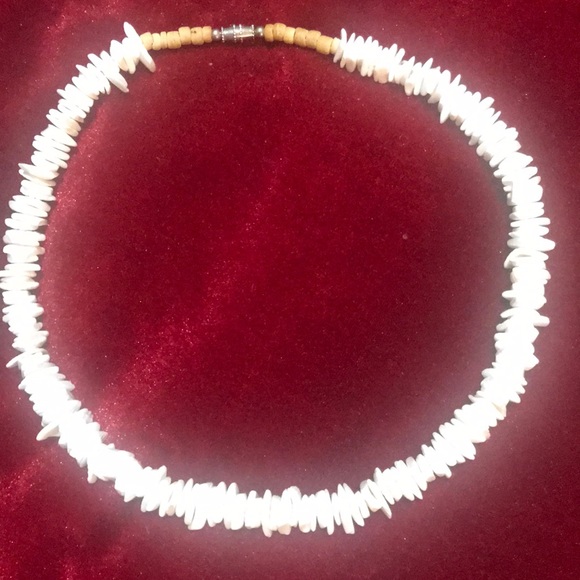 Shell Necklace - Picture 5 of 8